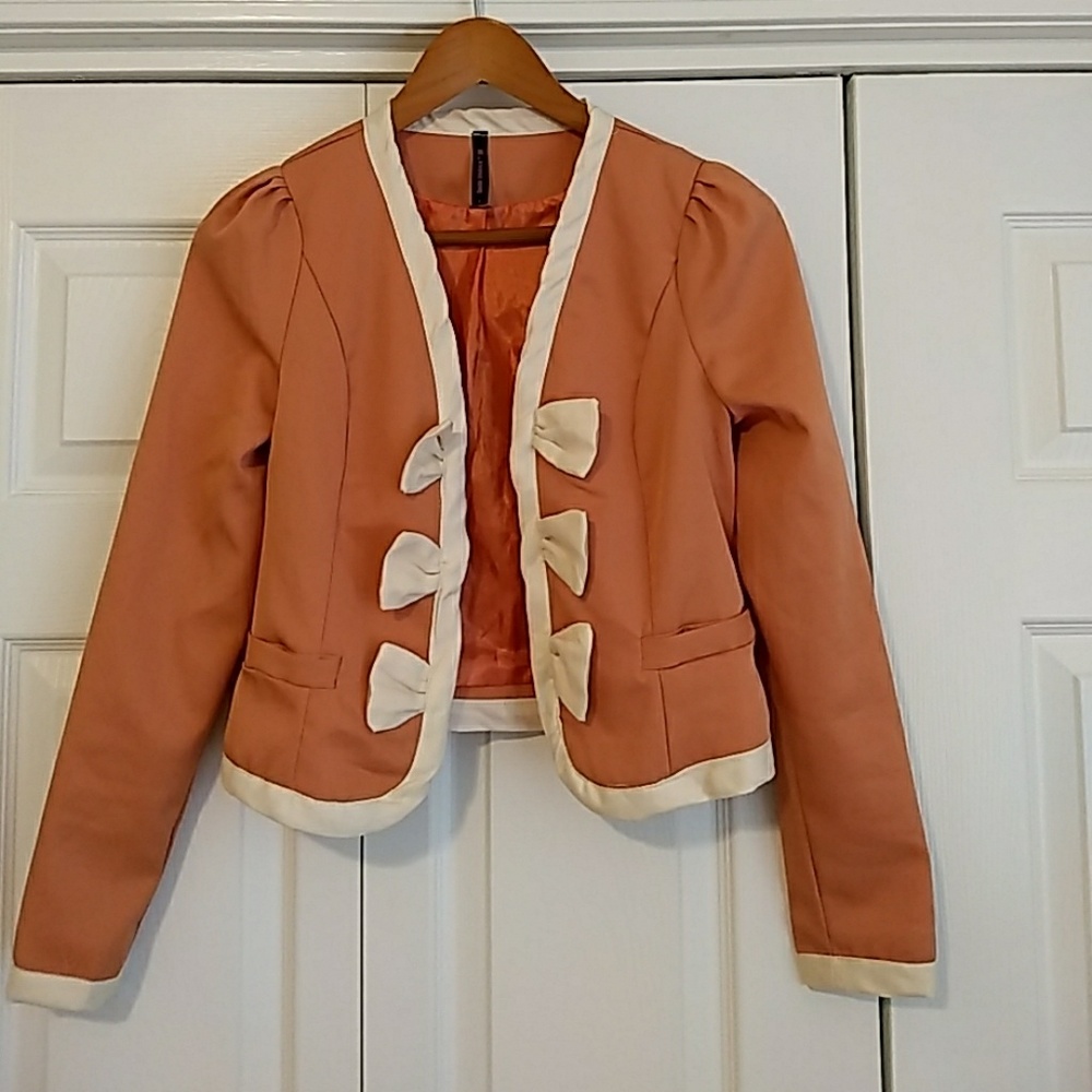 Cropped blazer with bow detail! Size 4